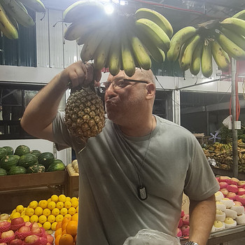 Gorilla in Manila 