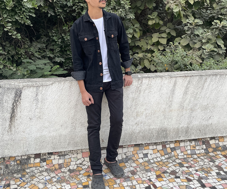 Looking for female partner 