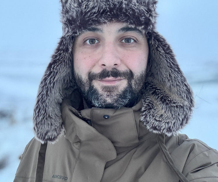 Explore Aurora-Reindeer and Lovely Nature
