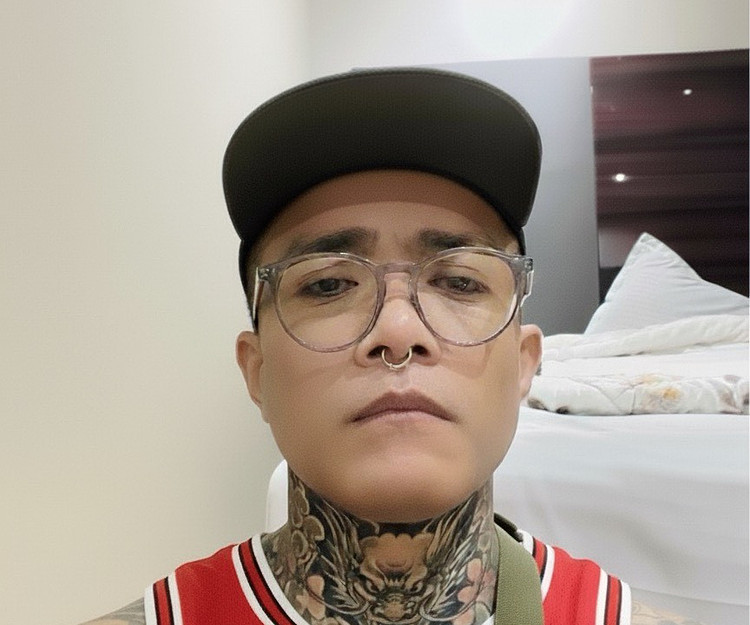 anyone one love music and n good conversation n lovs to explore 