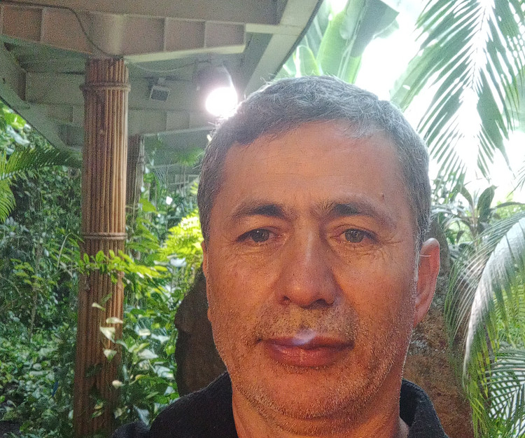Kendi aracımla dünya turu: Ciddi ve uyumlu yol arkadaşı aranıyor.


