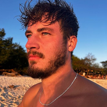 Elliot Middleton