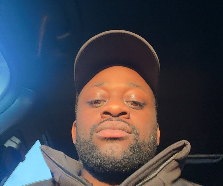 Solo trip, beach, party, bars