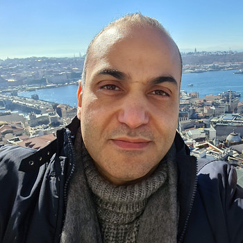 Adam faarid