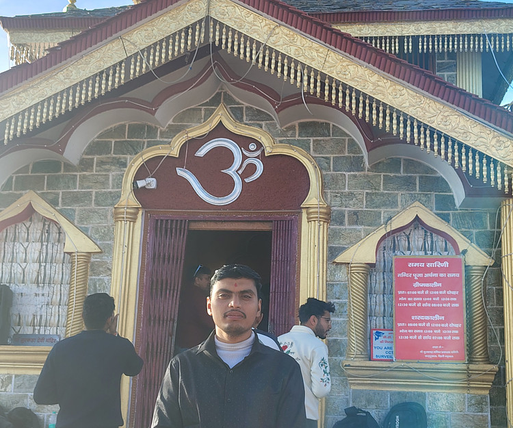 Let’s escape the noise and meet our calm in Munsyari. 🍃