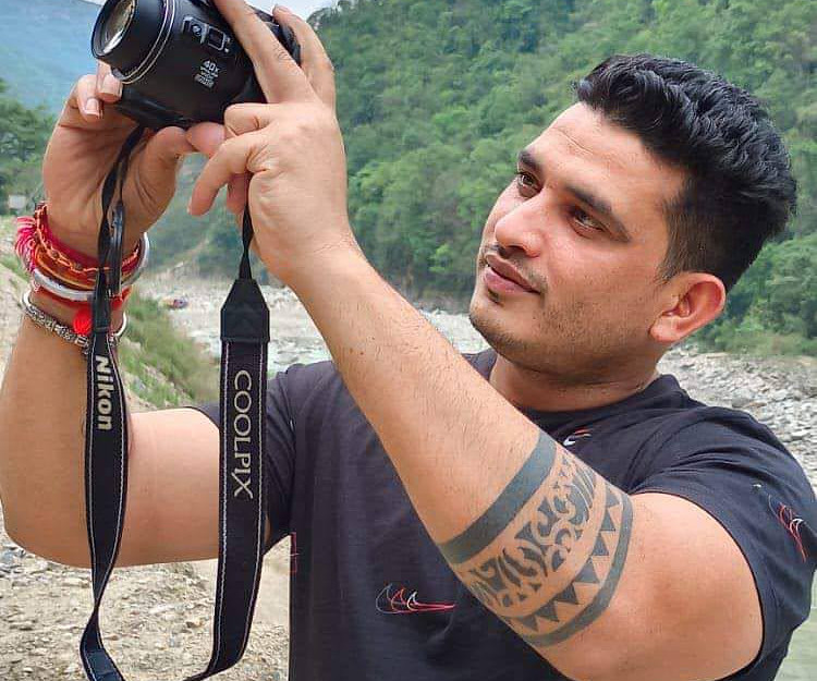 looking a solo girl for my trevel buddy on new yr trip 