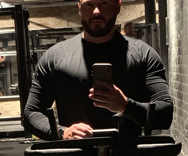 Private Business Trip in Dubai - Seeking Female Travel Companion