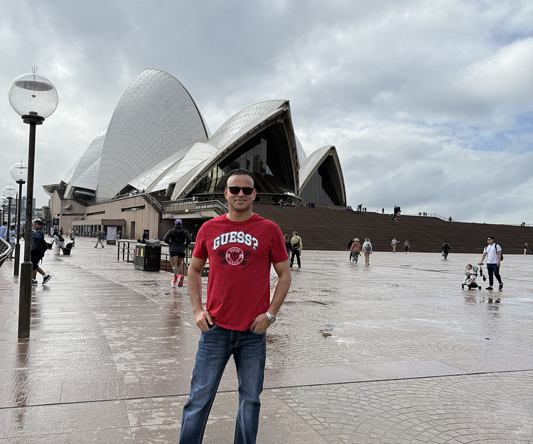 lets Explore Sydney Together 