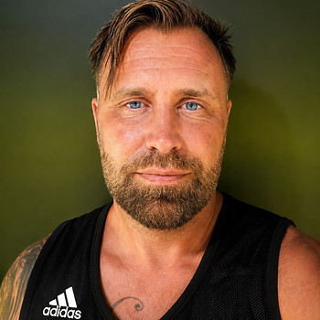 Lee 