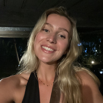Anna  Hirsch 