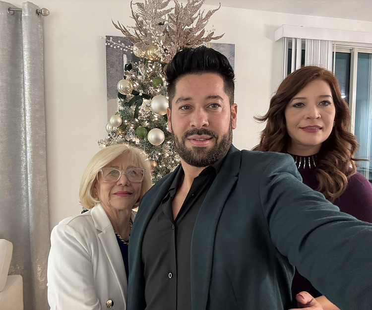 Spanish traveler exploring Southeast Asia 