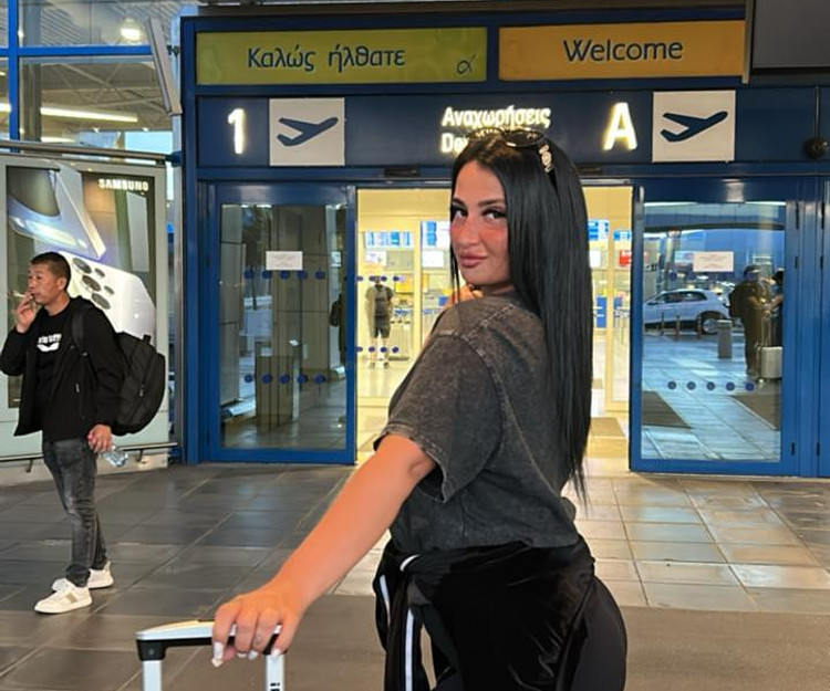 trip to Dubai - Looking for a female travel buddy 