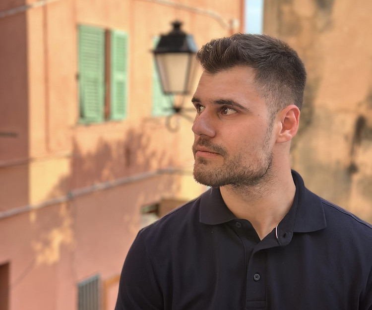 7 days trip between those dates