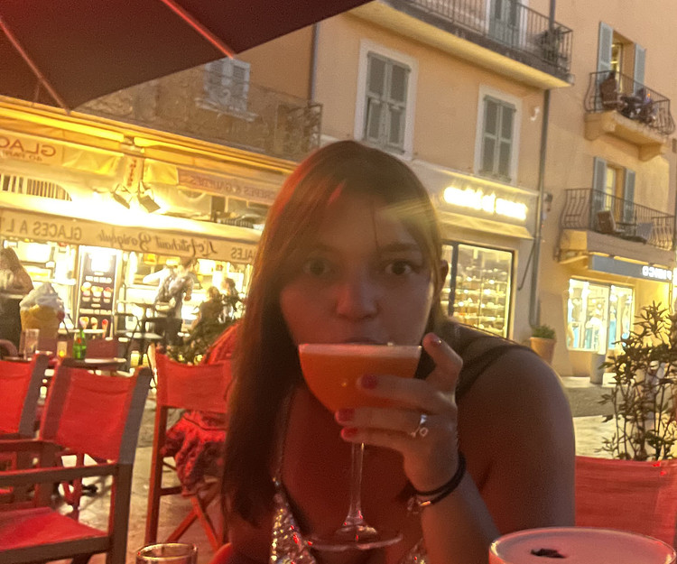 a french student in search of room and friends 