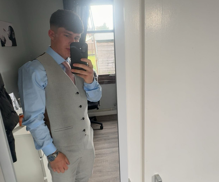 year long working visa hoping to establish myself so i can stay long term