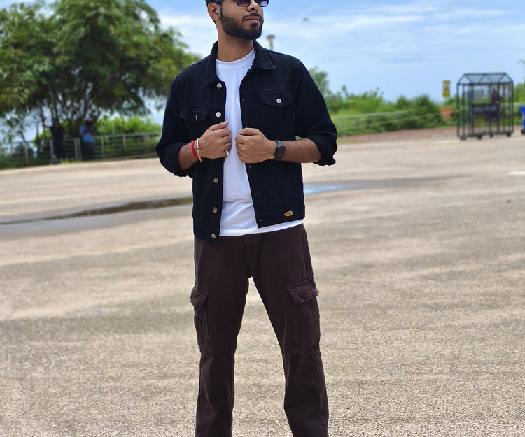     Adventure / Sightseeing / Island Hopping