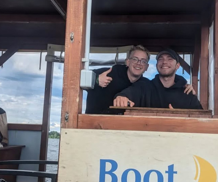 Australia Backpacking & Work a. Travel