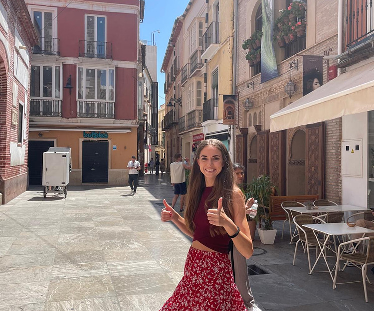 New Year’s in Málaga – 4 Days of FUN, PARTY and TAPAS! 🥳☀️🍷