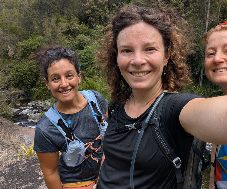 Exploring the south island with my tent and backpack 