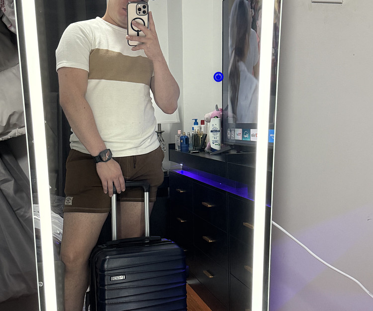 🌴 Looking for a Travel Buddy to Hawaii – 7 Days of Adventure & Relaxation 🌺