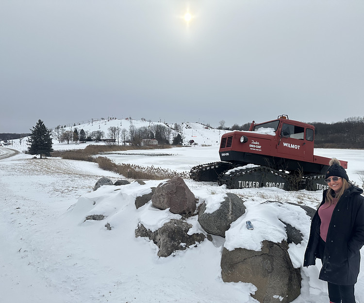 Split costs exploring snowy fun areas Apres ski