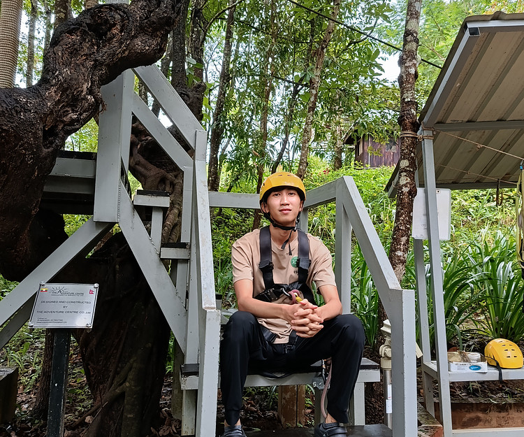 Chiang Mai Adventure: Backpacking & Thrills! 🏞️🎒