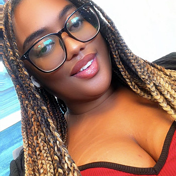 Deja  Oliver
