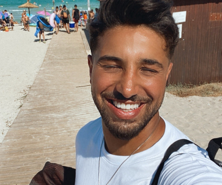 Ibiza Escape – Beaches, Sun & Good Vibes 🌴☀️