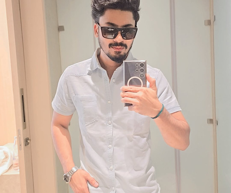 Eat. Beach. Party. Repeat 🍹