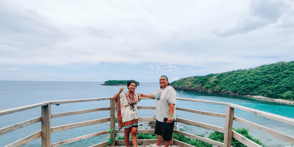 From 9 to 5 to Full-Time Adventure: Meet the Savvy Digital Nomad Couple