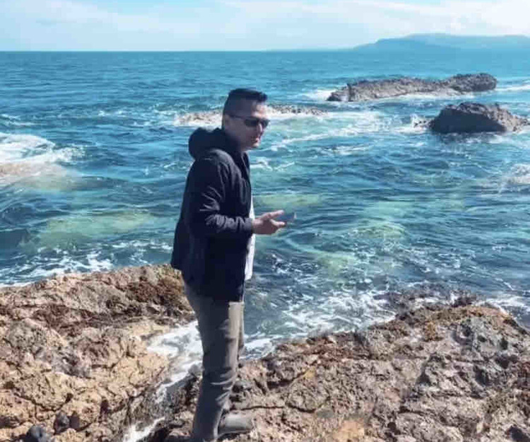 would like to explore London 