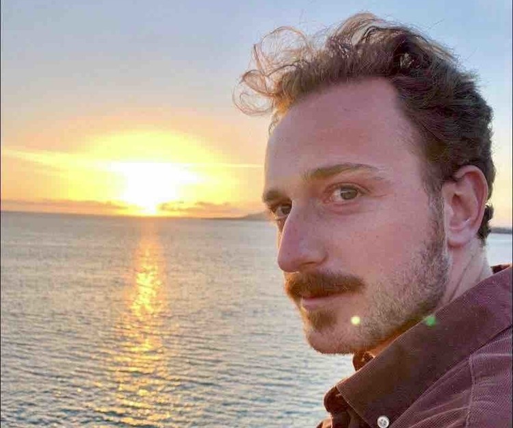 Sydney - Byron Bay (any stop in between)