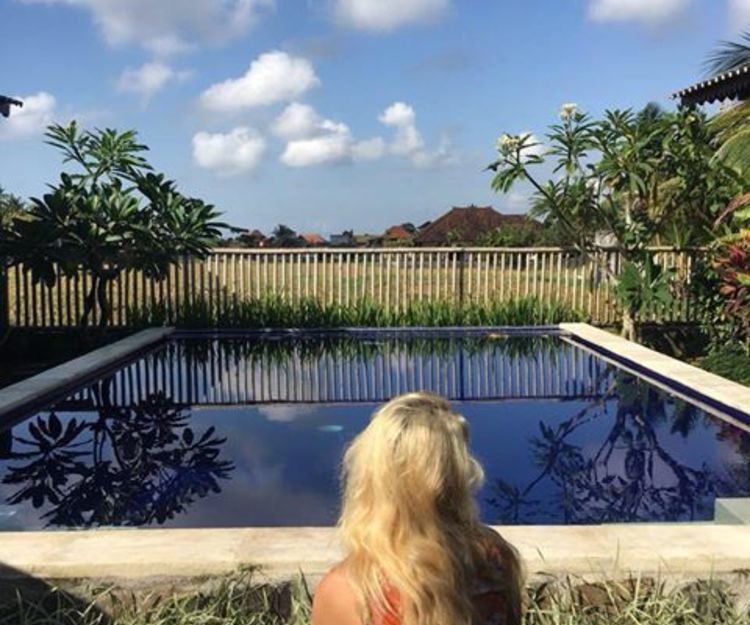 looking for two seats melbourne to byron bay 
