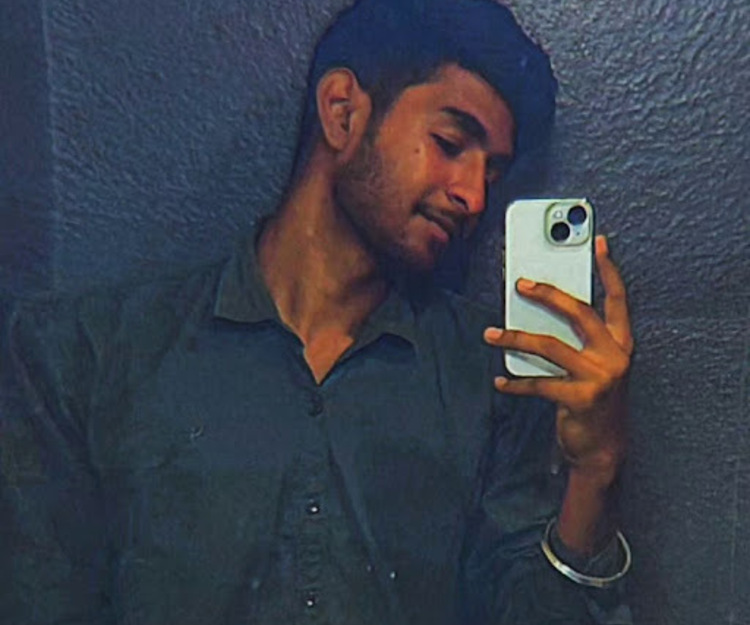 Need female partner for trip
