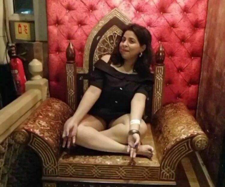 looking for a gentleman who requires a female travel buddy 
