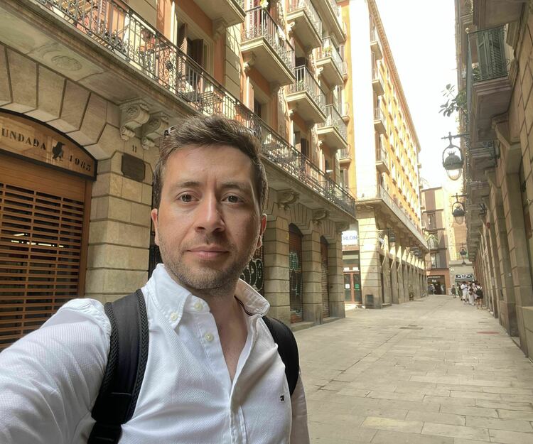 Explore Barcelona & Good Conversations