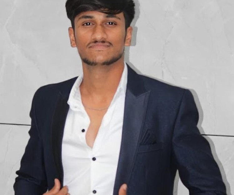 I am already in goa, looking for someone to go around with!