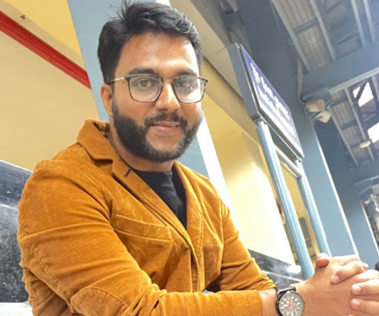 Explore Goa beaches & night life 