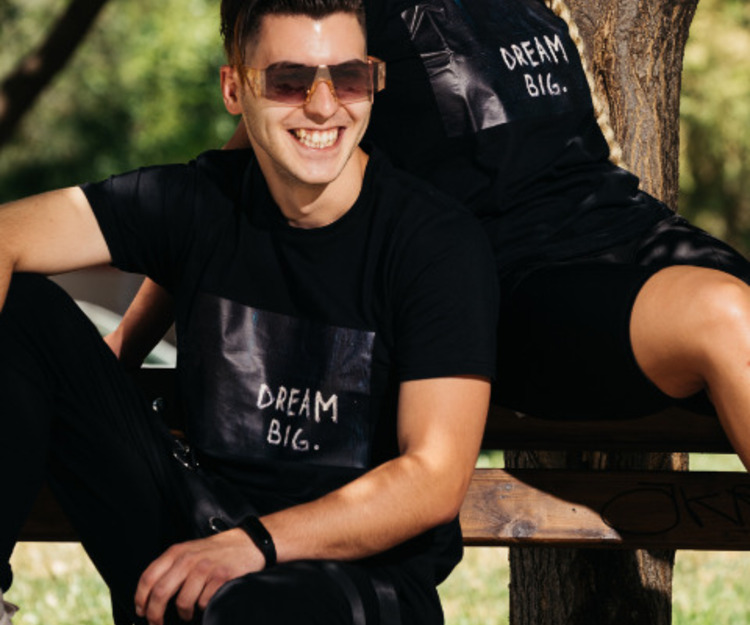 Lone Traveler, that's all. first time in Berlin.