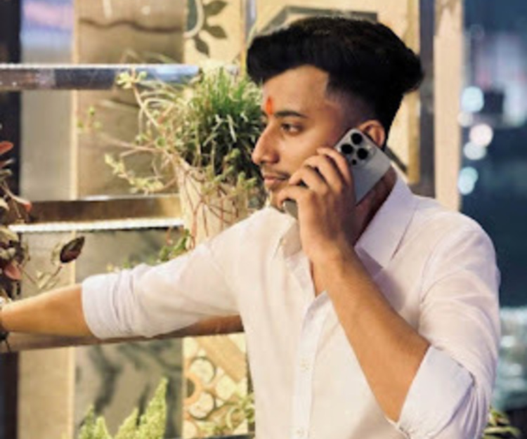 "Chasing Fog & Hot Coffee: A Nainital Winter Diary"