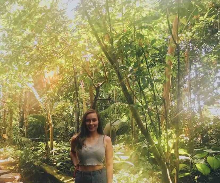 exploring the island!!