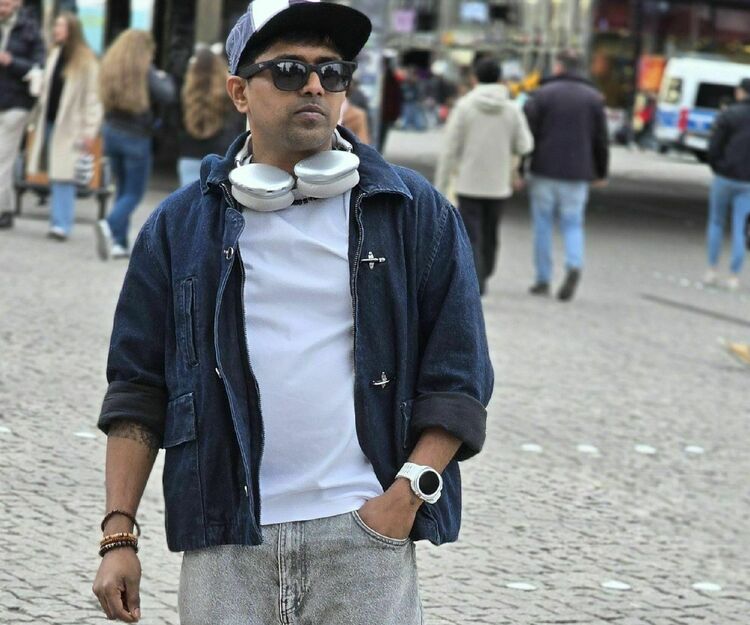 Solo… But Make It Duo