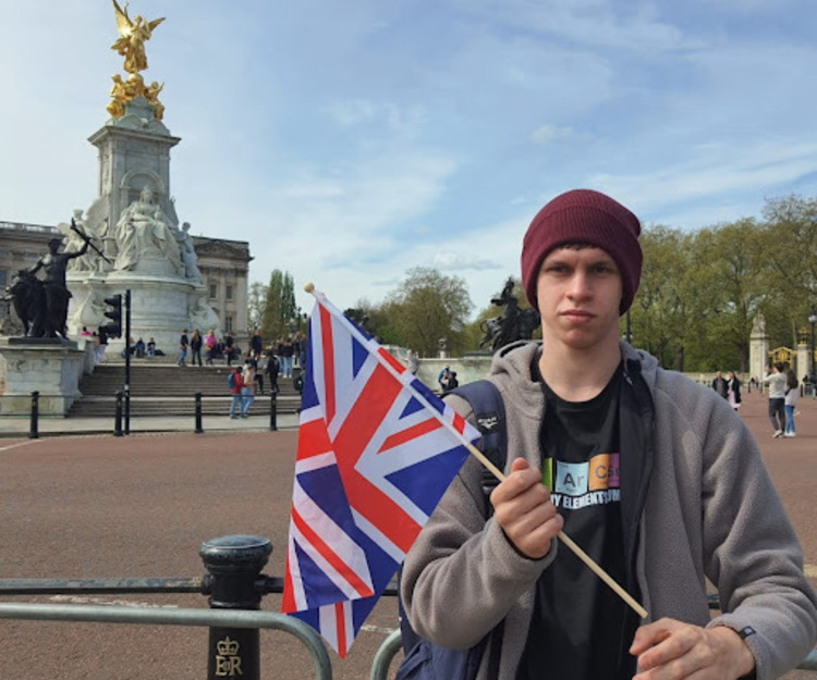 UK Trip Buddy Needed! 🇬🇧 London, Leeds & Brighton (July 28 - Aug 4)