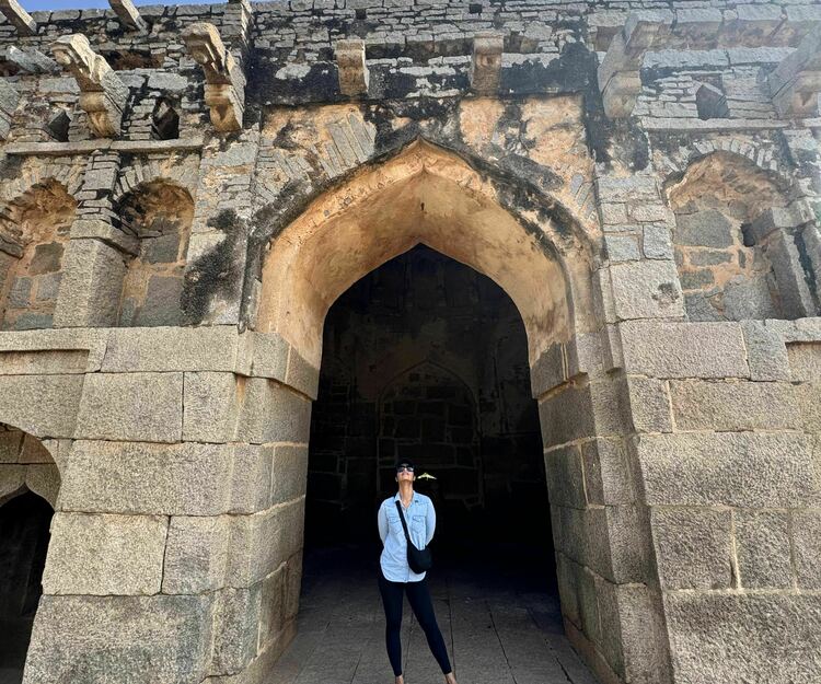     Looking for a Female Travel Buddy to Sri Lanka (Sept 15–18) 🌴✈️