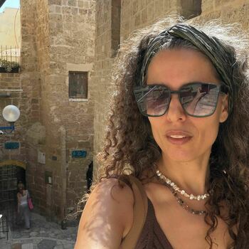 Rivka L