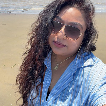 Liz S Khan