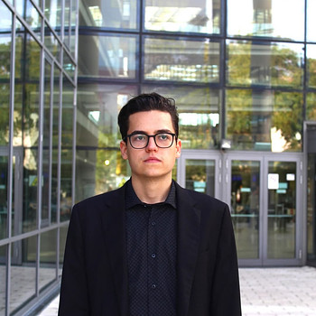 Iván Földvári